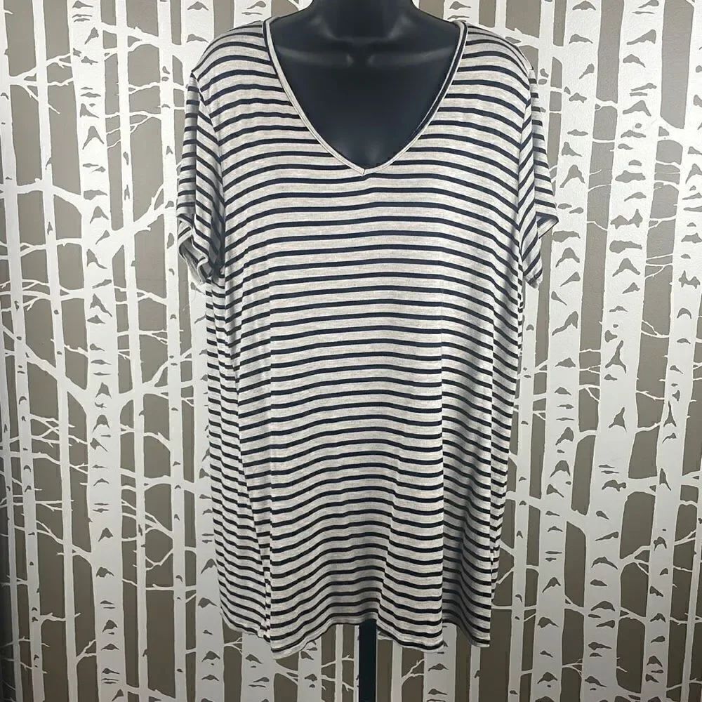 Free Kisses Striped Tunic Tee 2X Navy Oatmeal
